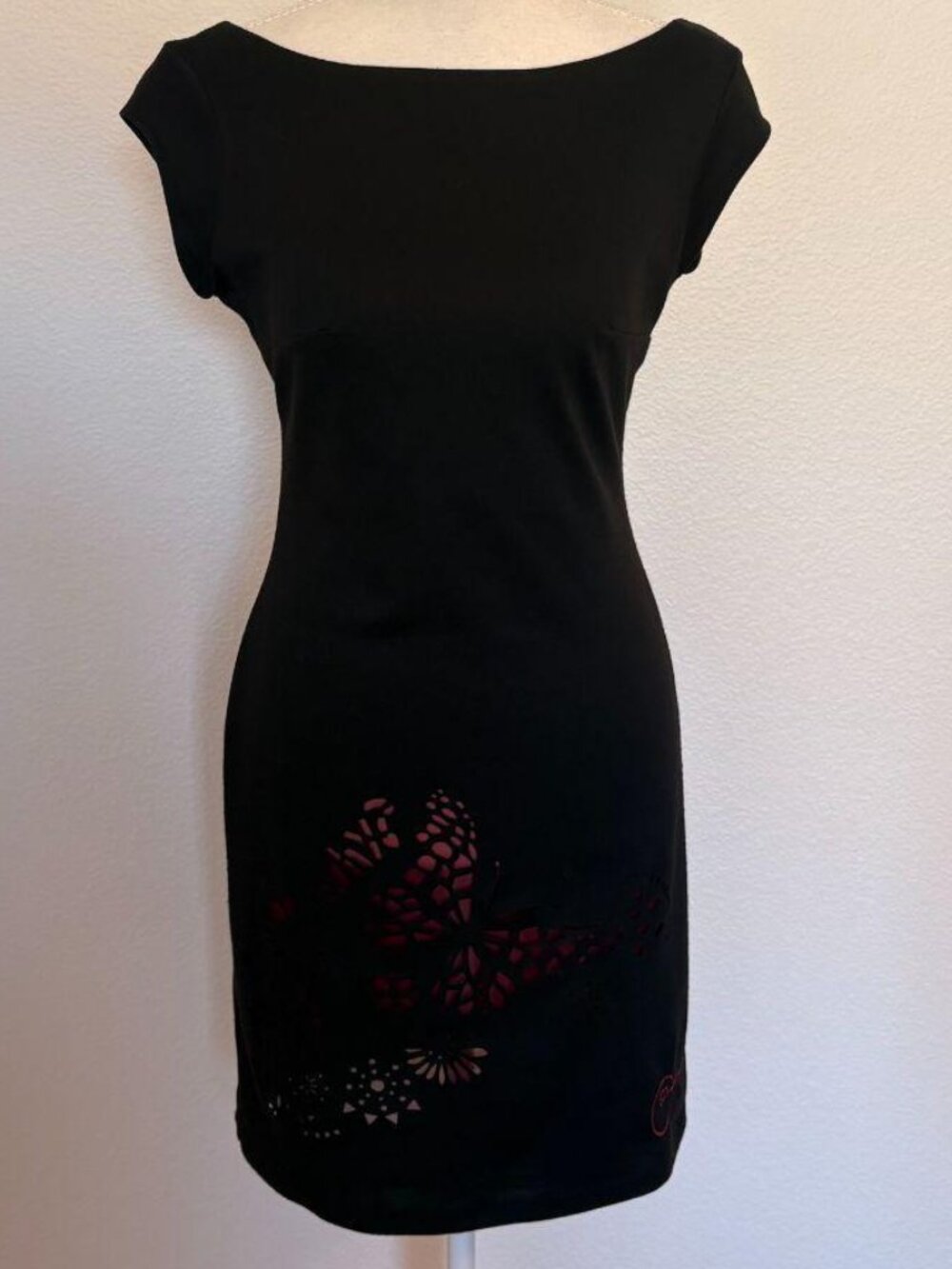 Desigual fitted sheath dress 🌹🖤 Size Small